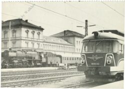 lokomotive 4010.02 "johann strauss" in regensburg, dahinter die 01 150