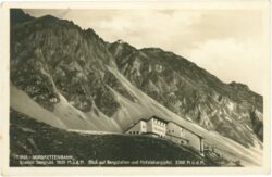 innsbruck, nordkettenbahn, station seegrube, blick auf bergstation und hafelekargipfel
