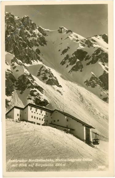 innsbruck, innsbrucker nordkettenbahn, station seegrube mit blick auf bergstation