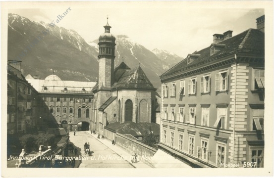 innsbruck, burggraben und hofkirche mit nordkette