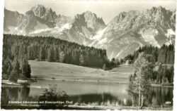 kitzbühel, schwarzsee mit kaisergebirge