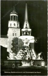salzburg, residenzbrunnen und glockenspiel bei nacht