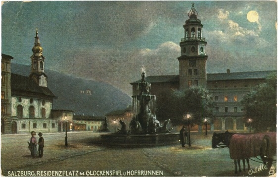 salzburg, residenzplatz mit glockenspiel und hofbrunnen salzburg, residenzplatz mit glockenspiel und hofbrunnen