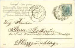 weihnachten: kind beim christbaum