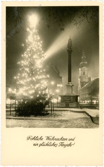 weihnachten: beleuchteter weihnachtsbaum