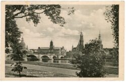 dresden, blick v. königsufer zum schloss