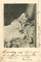 mädchen auf bett