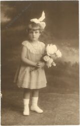 mädchen mit blumen mädchen mit blumen