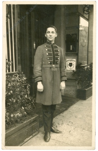 mann stehend