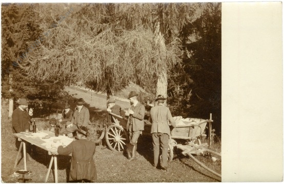 männer im wald