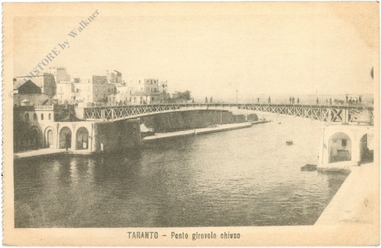 taranto, ponte girevole chiuso
