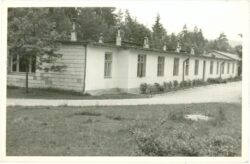 unbekannt: jugendheim mitten im wald