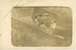 familienportrait im flugzeug