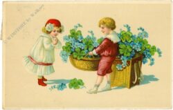 kinder mit klee und vergissmeinnicht