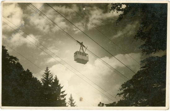 rax, raxseilbahn in voller fahrt