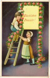 neujahr kinder mit kleegirlande