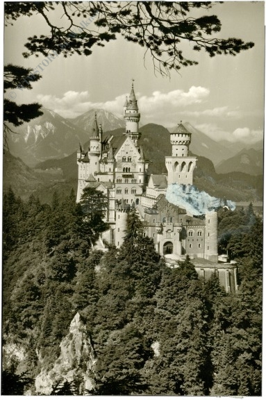 schwangau, schloss neuschwanstein mit allgäuer hochgebirge