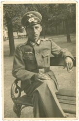 mann in uniform