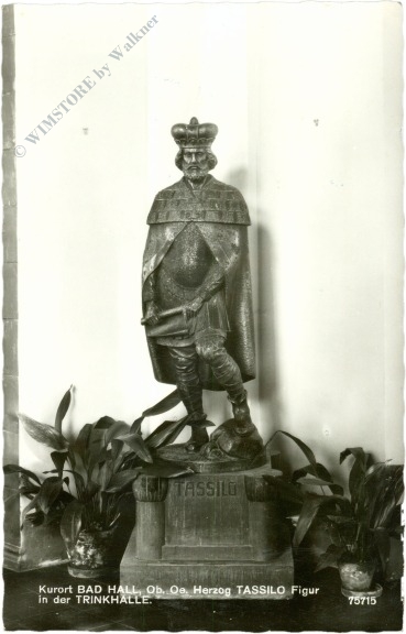 bad hall, herzog tassilo figur in der trinkhalle