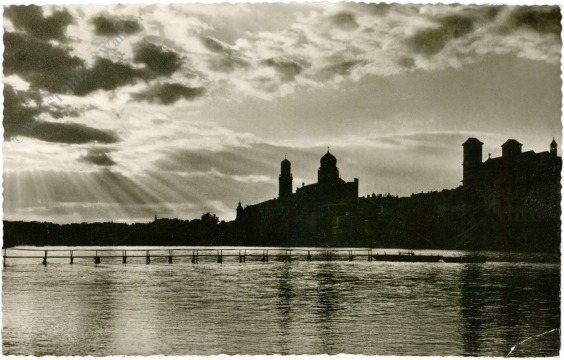 passau an der donau, abendstimmung am inn