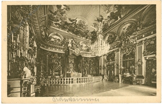 chiemsee, schloss herrenchiemsee, prunkzimmer mit prachtbett