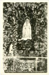 maria enzersdorf, lourdes grotte in der wallfahrtskirche