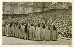 passionsspiele oberammergau, blick in die zuschauerhalle mit chor
