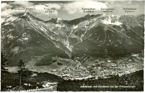 innsbruck, mit nordkette von der brennerstrasse