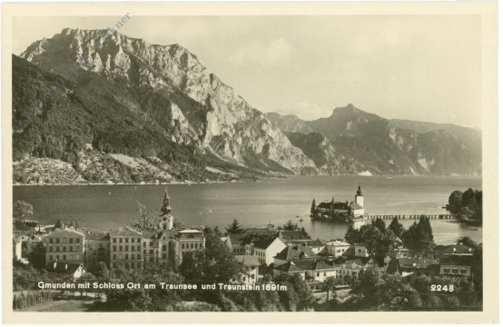 gmunden, mit schloss ort am traunsee und traunstein
