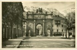 innsbruck, triumpf pforte mit nordkette