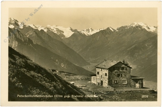 innsbruck, patscherkofelschutzhaus gegen stubaier gletscher
