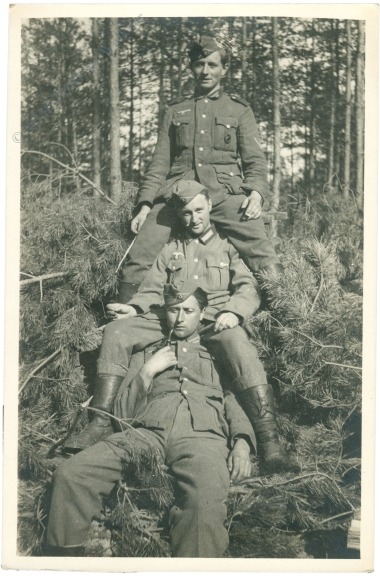 soldaten im wald