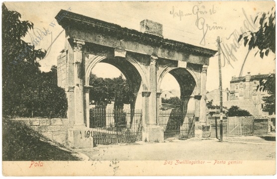 pula, das zwillingsthor pula, das zwillingsthor