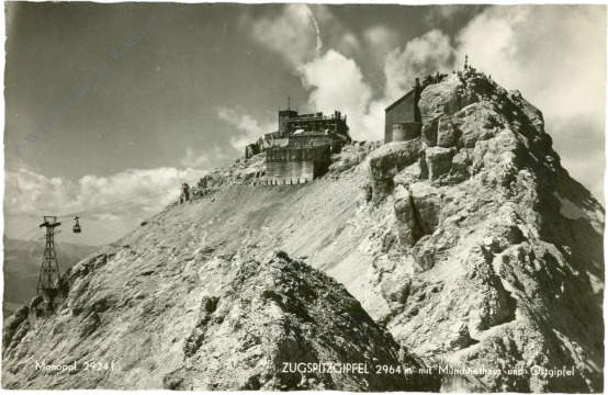 zugspitzgipfel mit münchnerhaus und ostgipfel