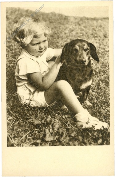 kind mit dackel