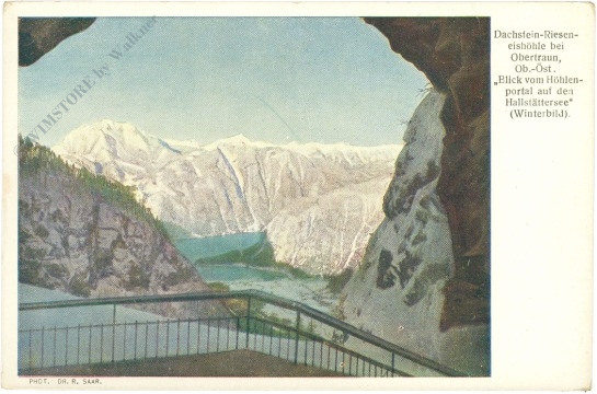 dachstein, eisriesenhöhle, blick vom höhlenportal auf den hallstätter see (winterbild)