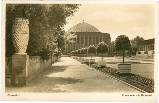 düsseldorf, rheinhalle mit ehrenhof