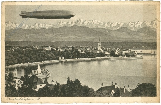 friedrichshafen, zeppelin über der stadt