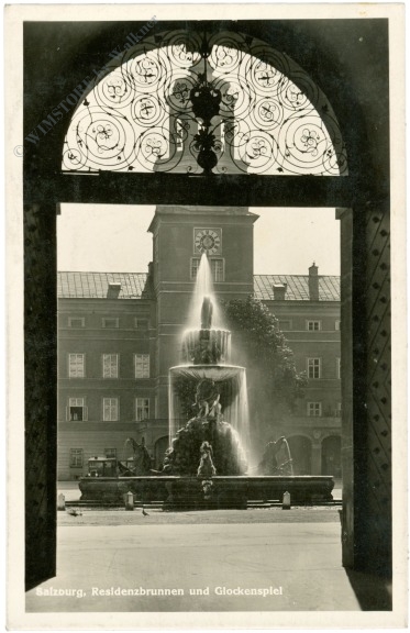 salzburg, residenzbrunnen und glockenspiel salzburg, residenzbrunnen und glockenspiel