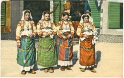 damen in tracht