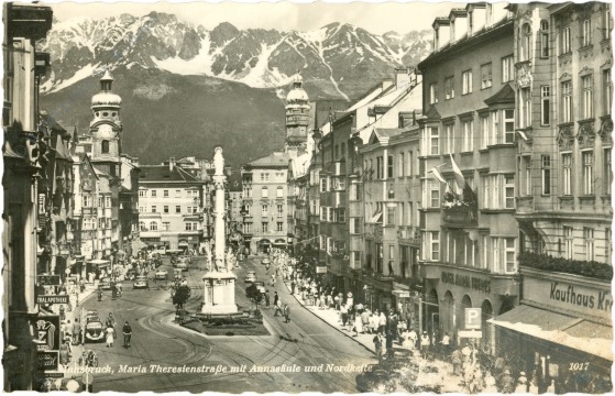 innsbruck, maria theresien straße mit annasäule und nordkette