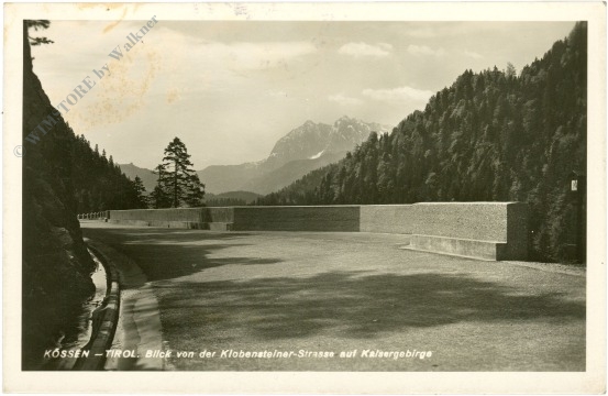 kössen, blick von der klobensteiner straße auf kaisergebirge