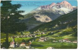 st. giovanni und neue militärkasernen bei vigo di fassa gegen die rosengartengruppe
