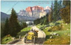 dolomiti, die dolomitenstrasse am pordoijoch gegen die sellagruppe