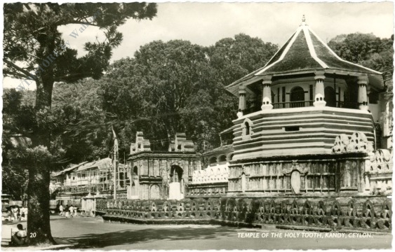 kandy, temple of the holy thooth