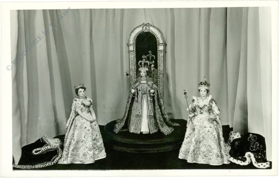 sussex, arundel castle, portrait figures