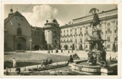 innsbruck, leopoldsbrunnen mit hofkirche und hofburg