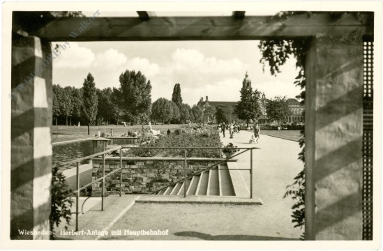wiesbaden, herbert anlage mit hauptbahnhof