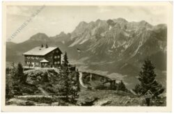 haus im ennstal, krummholzhütte mit dachstein