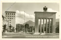 innsbruck, hochhaus cafe mit denkmal und serles